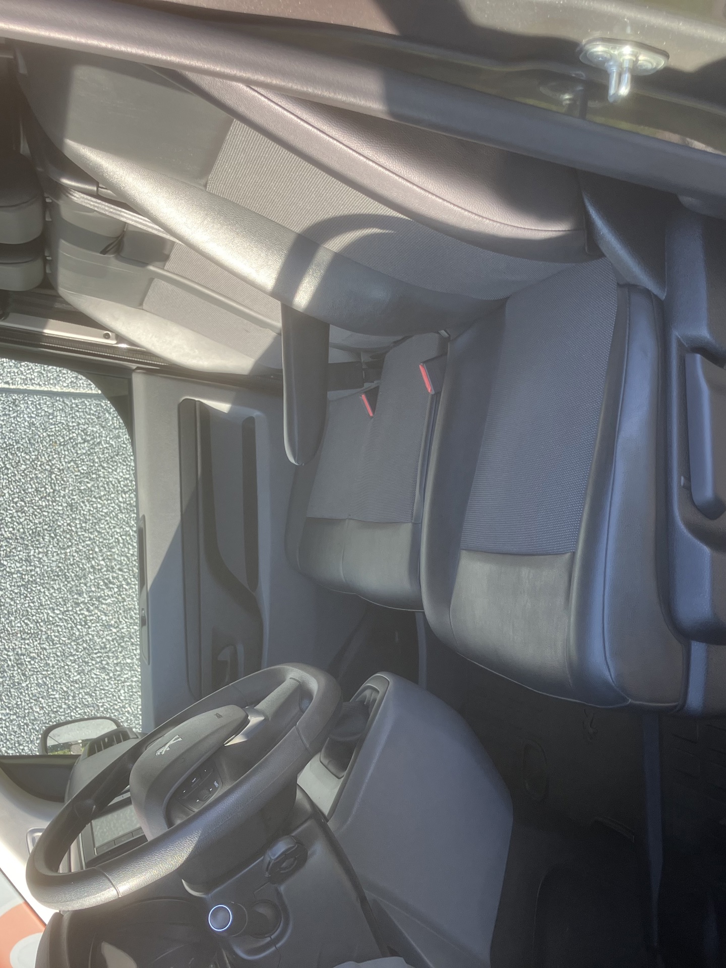 PEUGEOT_EXPERT_6