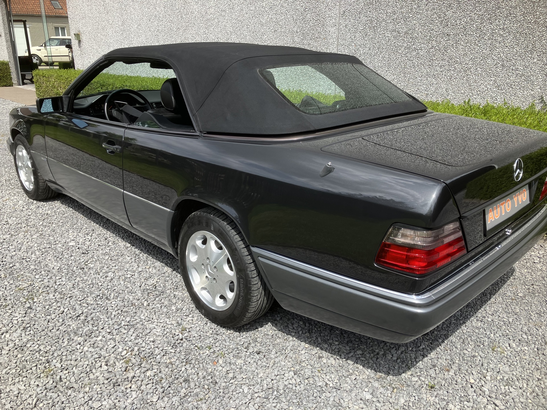 MERCEDES_E 220 CABRIO_2