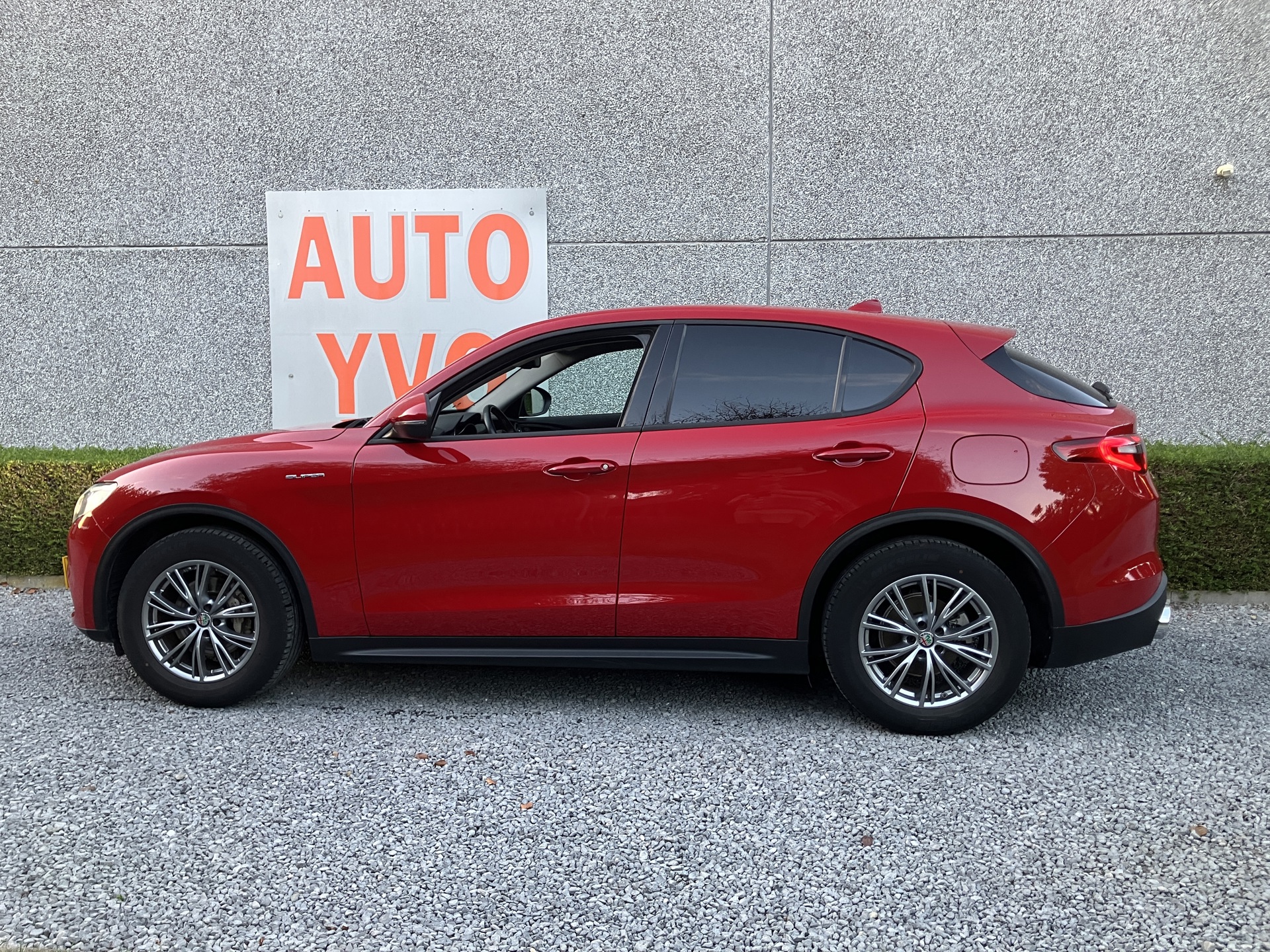 ALFA ROMEO_stelvio_1