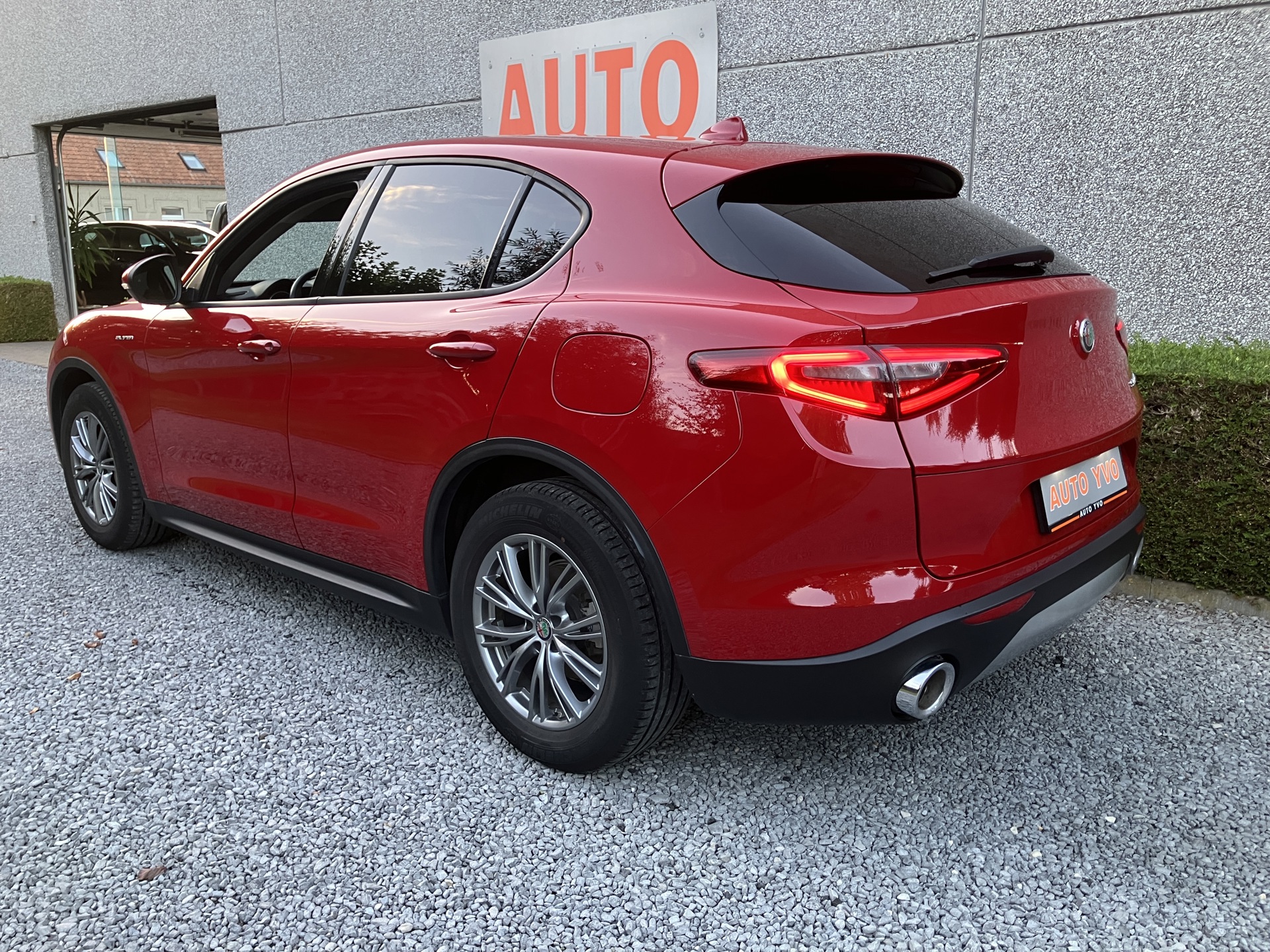 ALFA ROMEO_stelvio_2