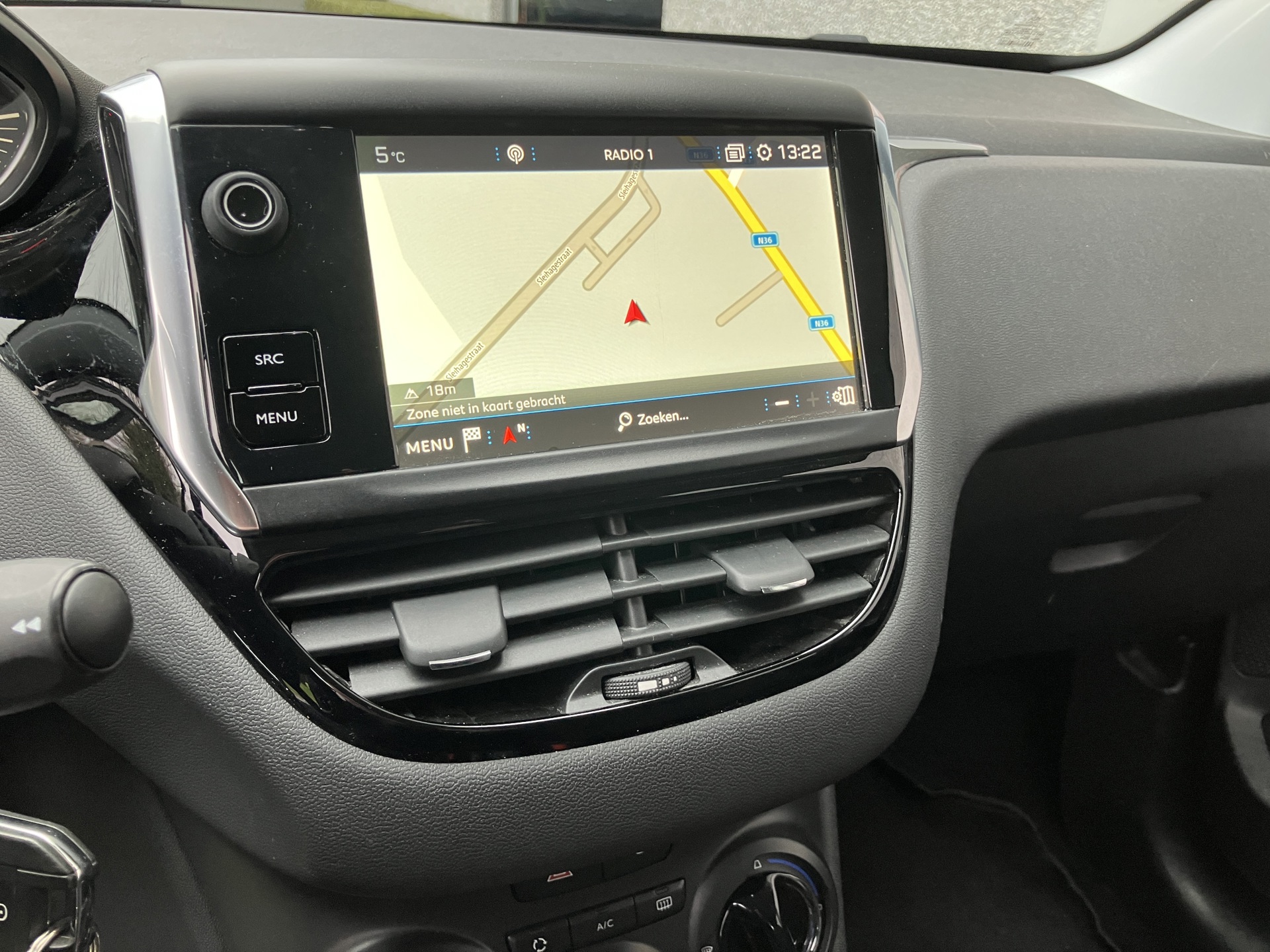 PEUGEOT _208 automatic_7