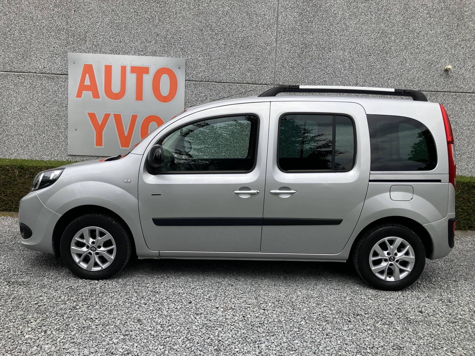 RENAULT_kangoo_1