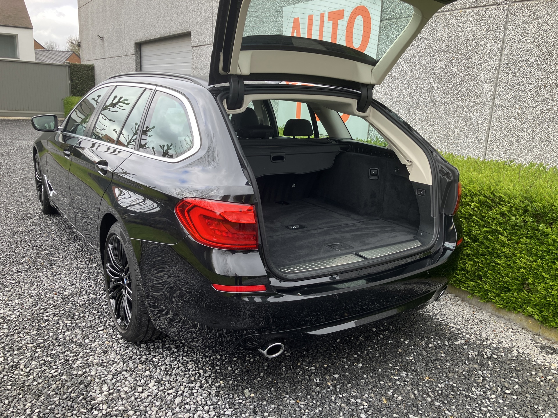 BMW_520i touring_14