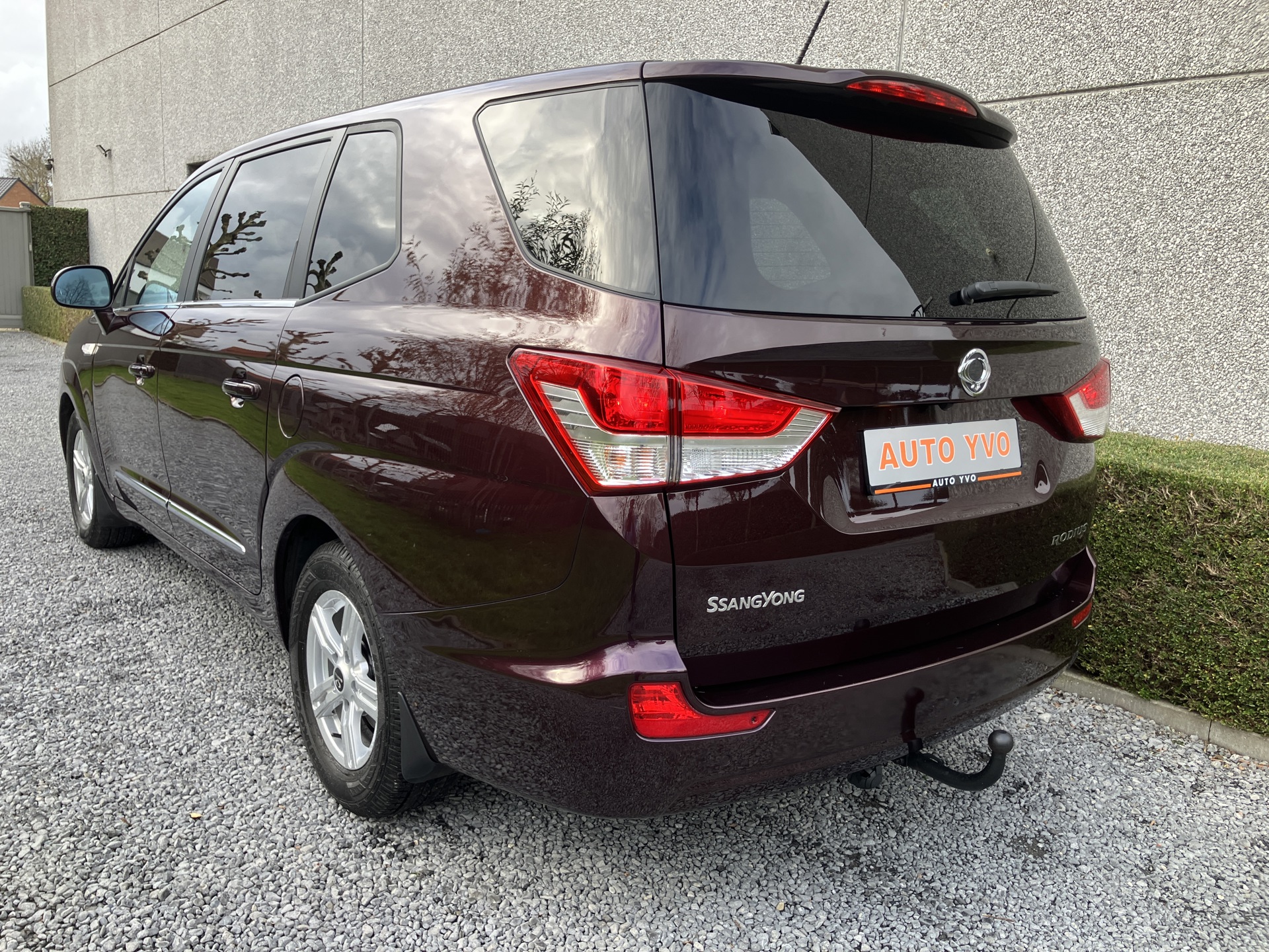 SSANG YONG_rodius  lichte vracht 5 plaatsen_2