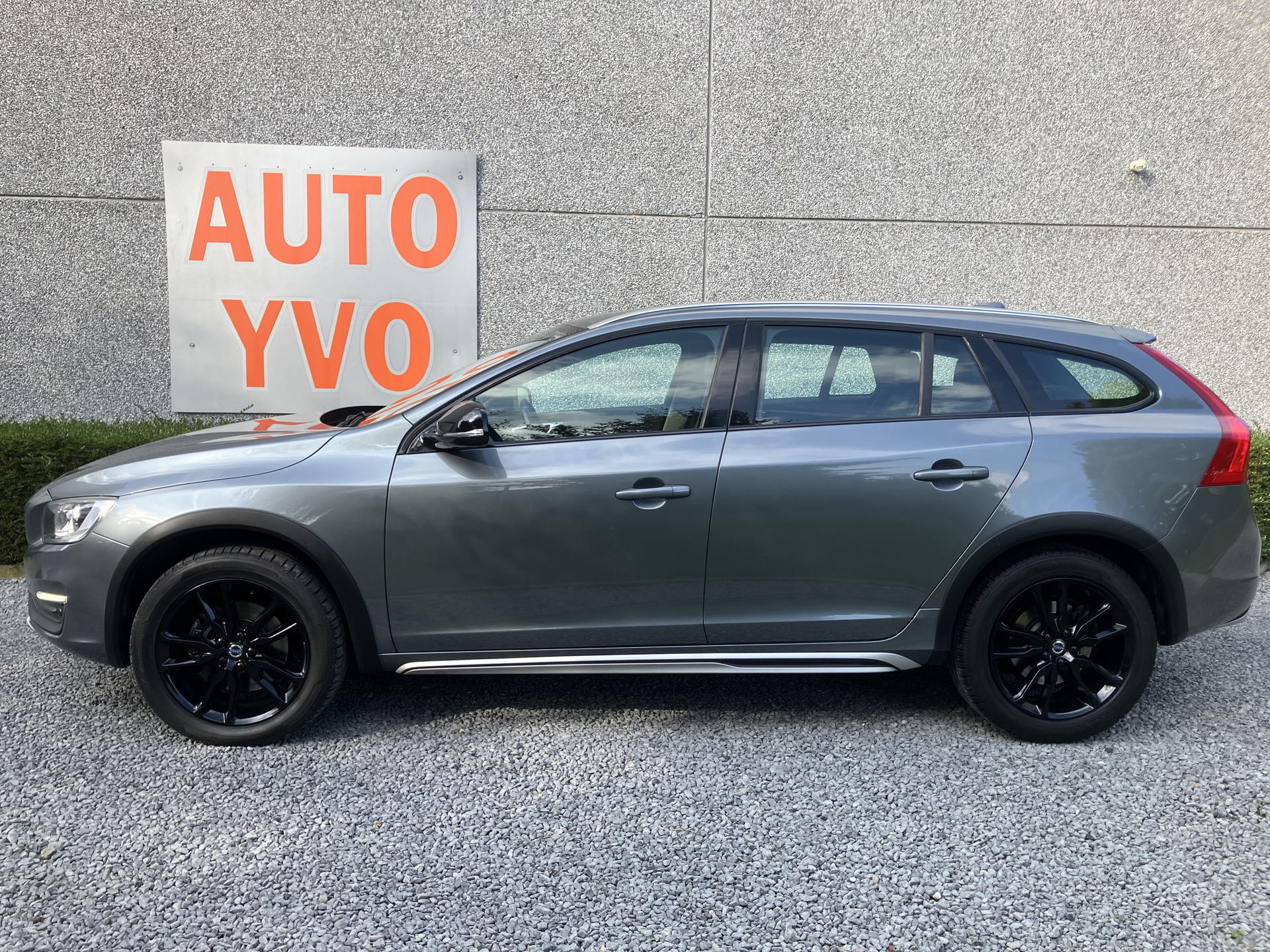 VOLVO _V60  CROSS COUNTRY_1