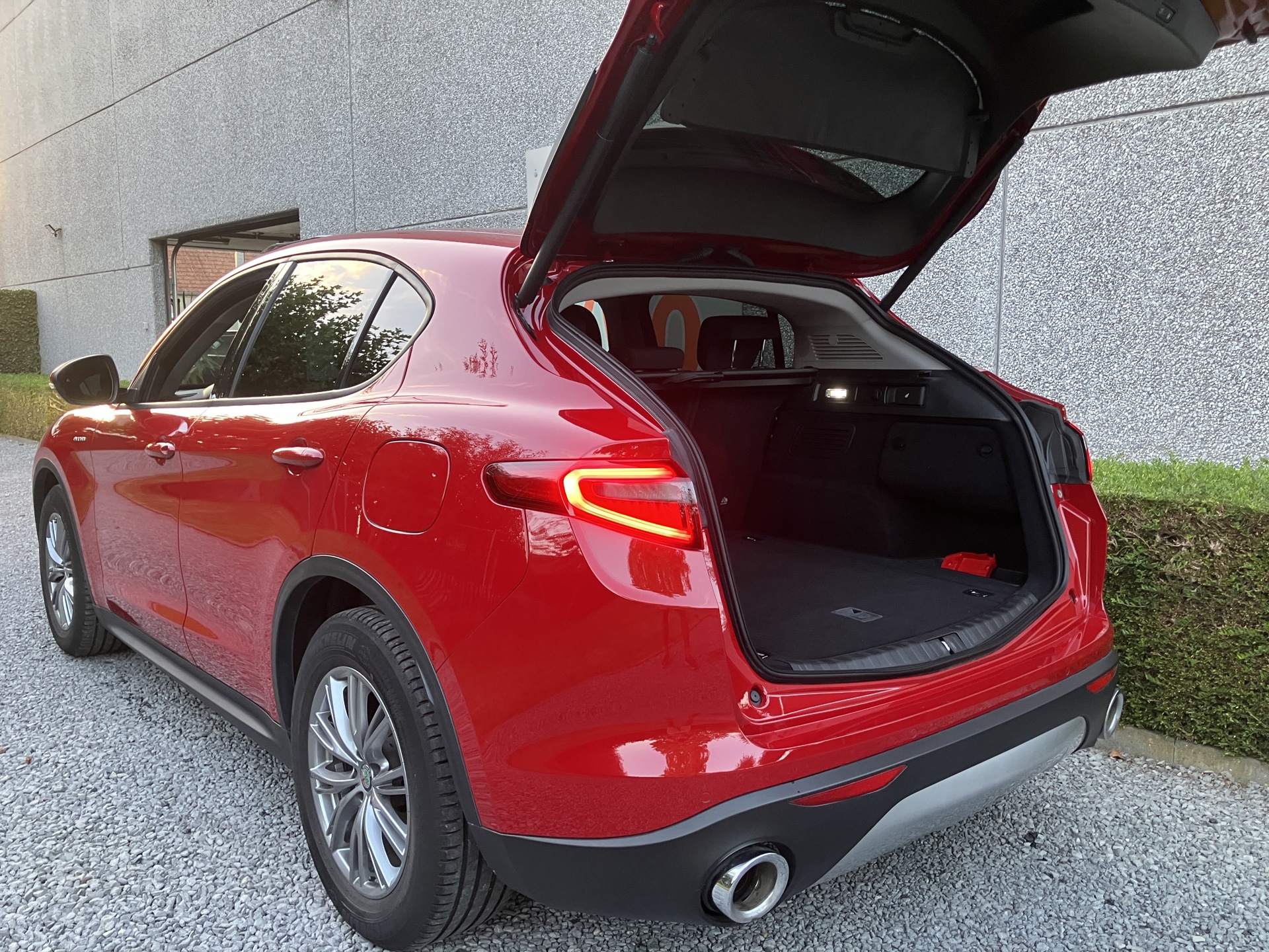 ALFA ROMEO_stelvio_16