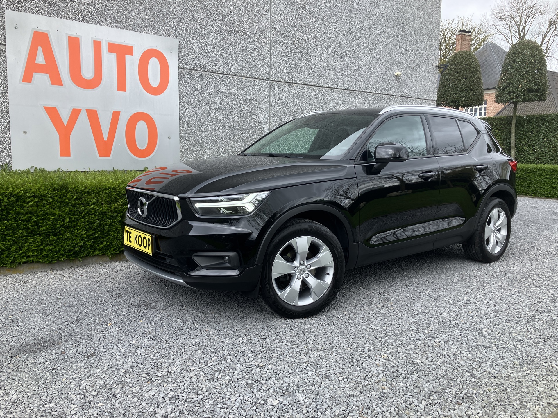 VOLVO  XC40 automatic