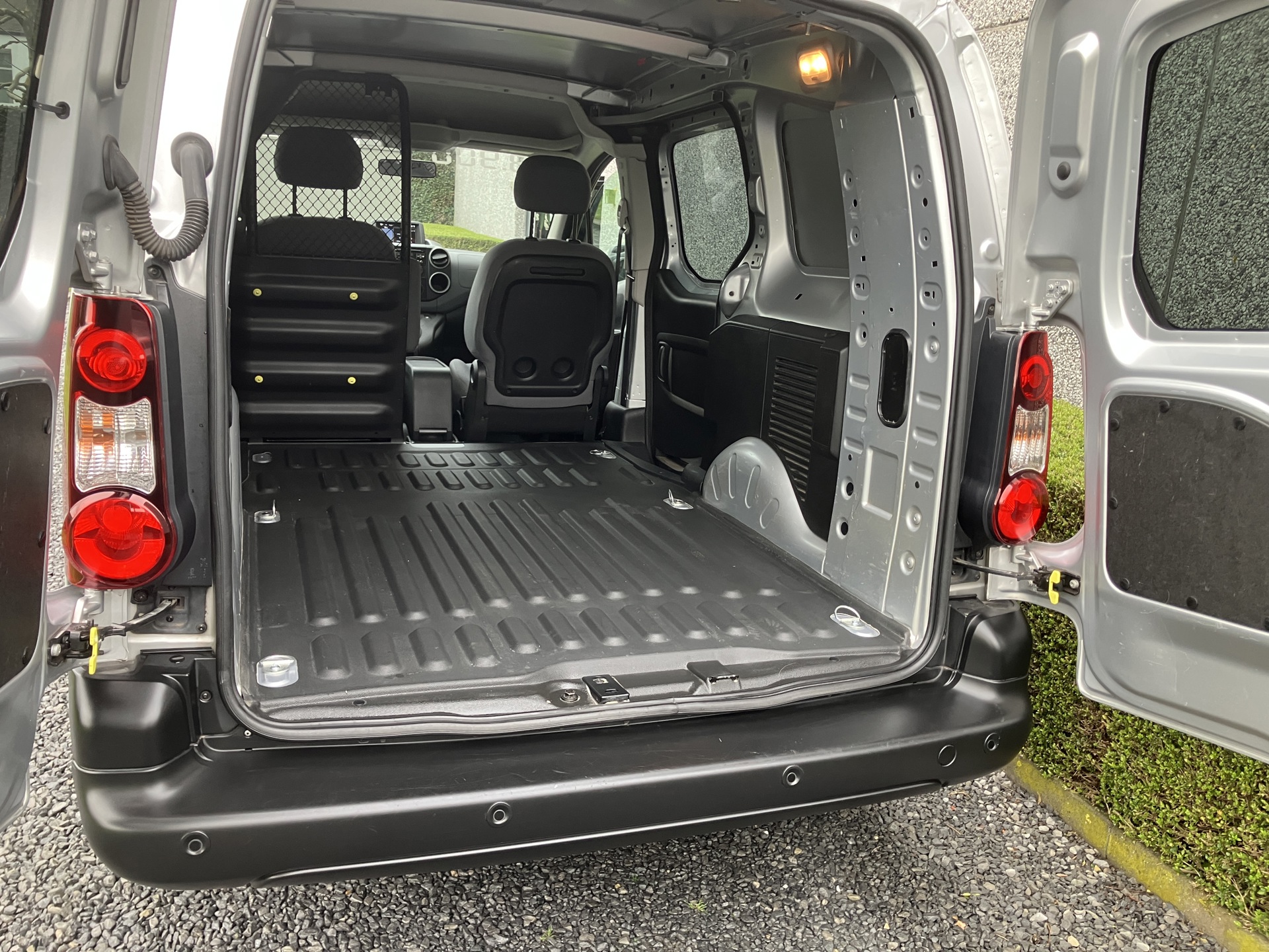 PEUGEOT_partner  lichte vracht_4