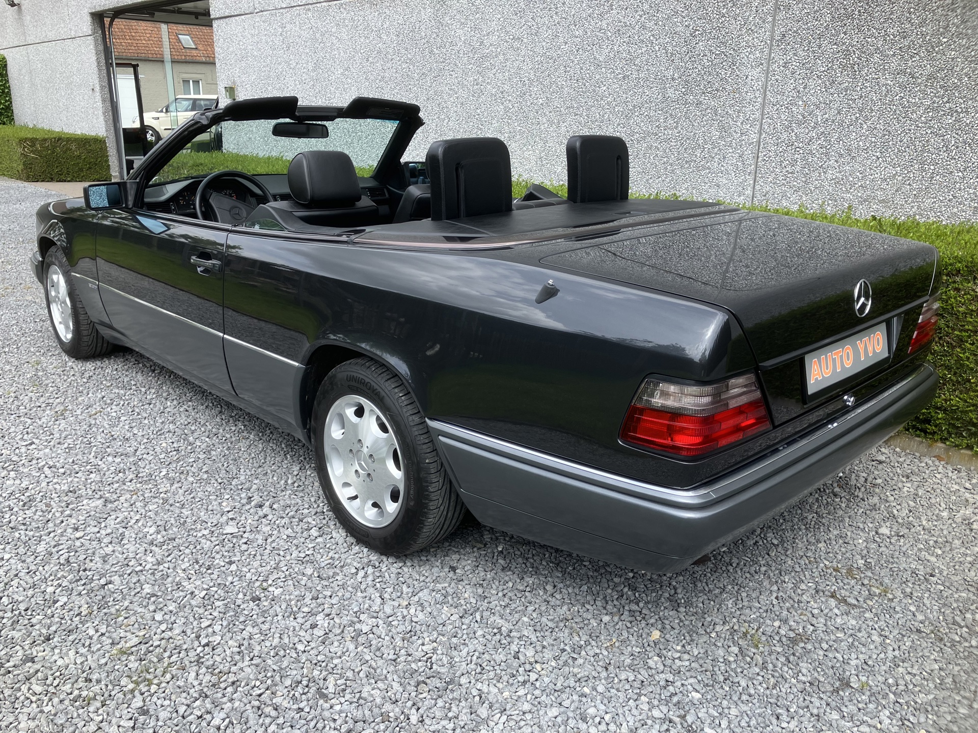 MERCEDES_E 220 CABRIO_1