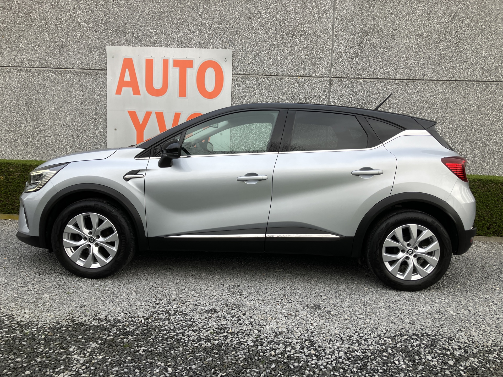 RENAULT_captur AUTOMATIC_1