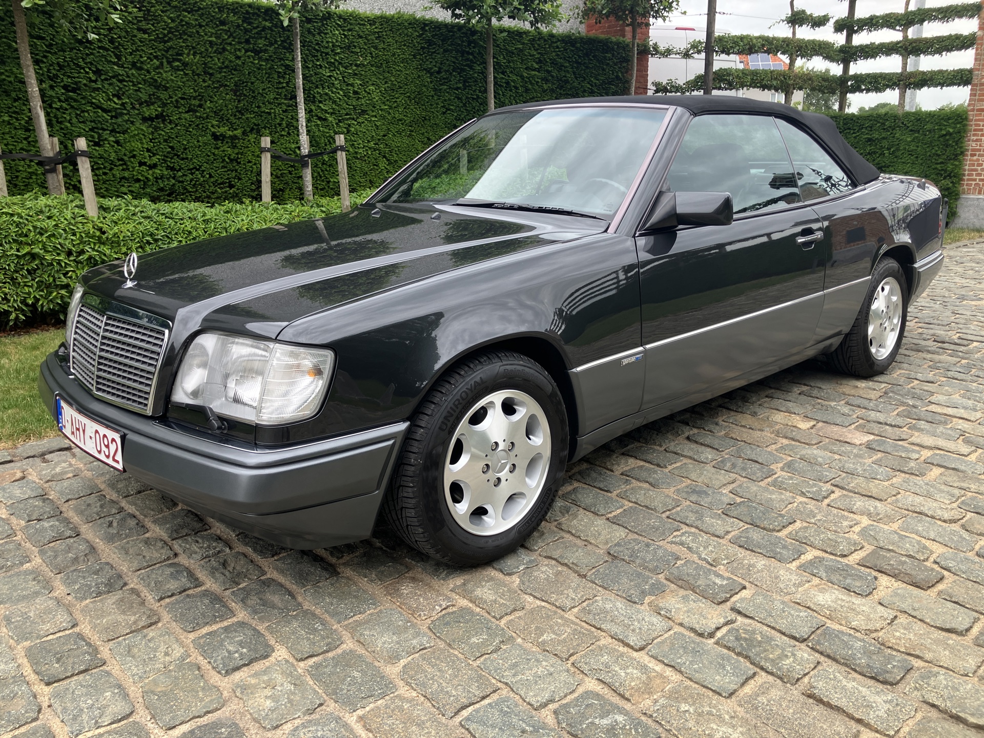 MERCEDES-BENZ_E 220 CABRIO  automatic_9