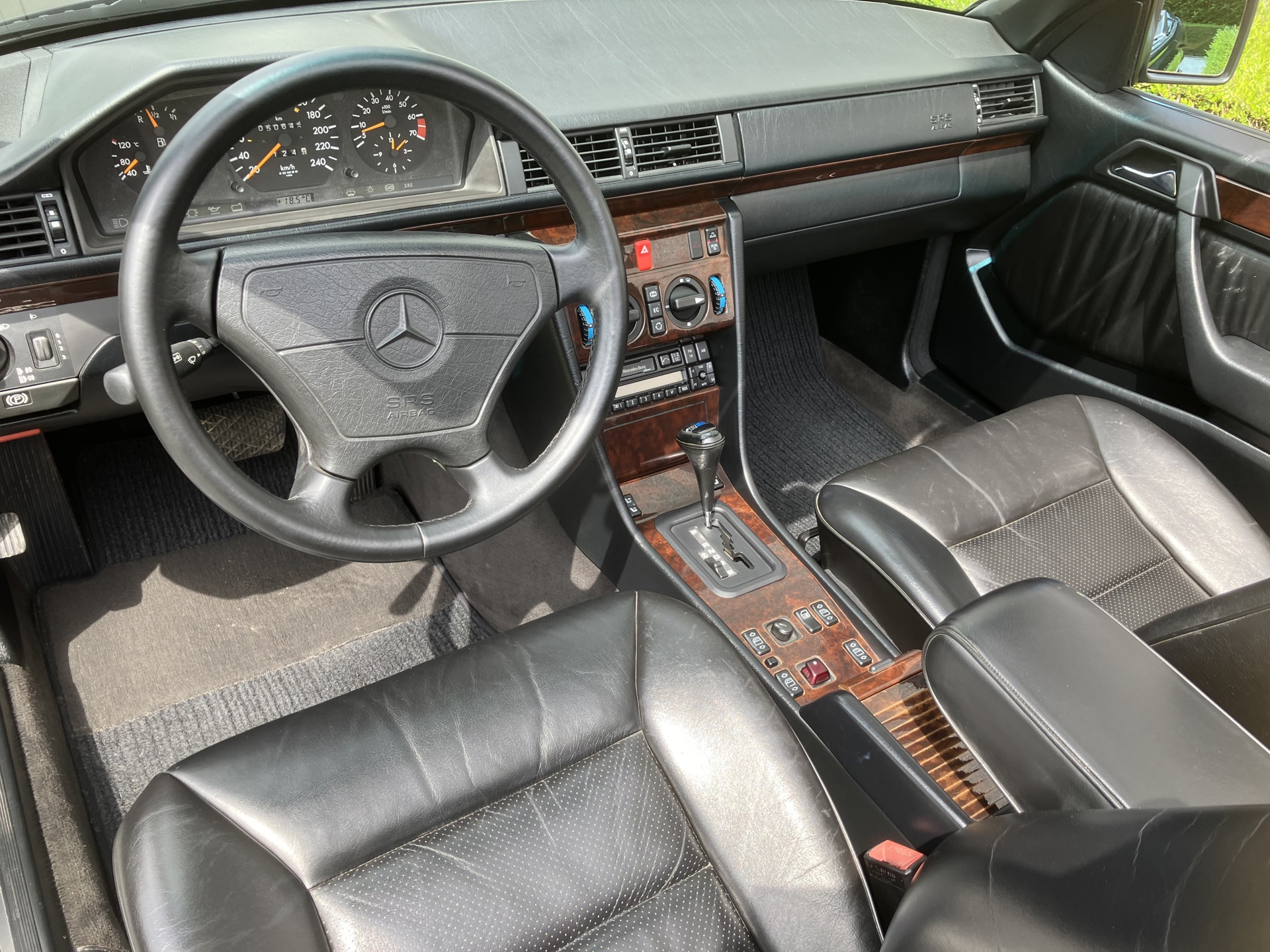 MERCEDES_E 220 CABRIO_4