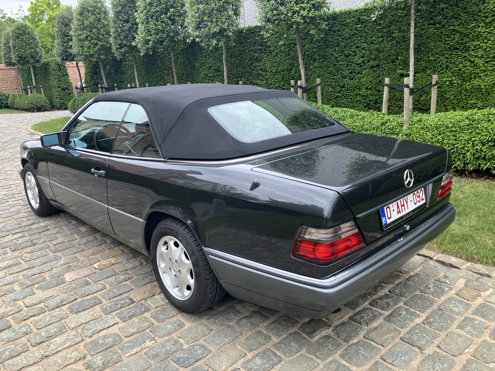 MERCEDES-BENZ_E 220 CABRIO  automatic_11