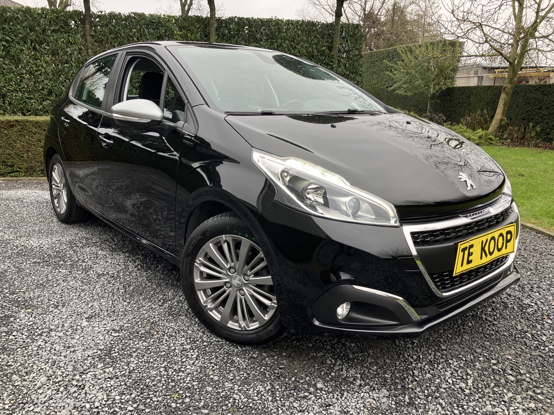 PEUGEOT _208 automatic_9