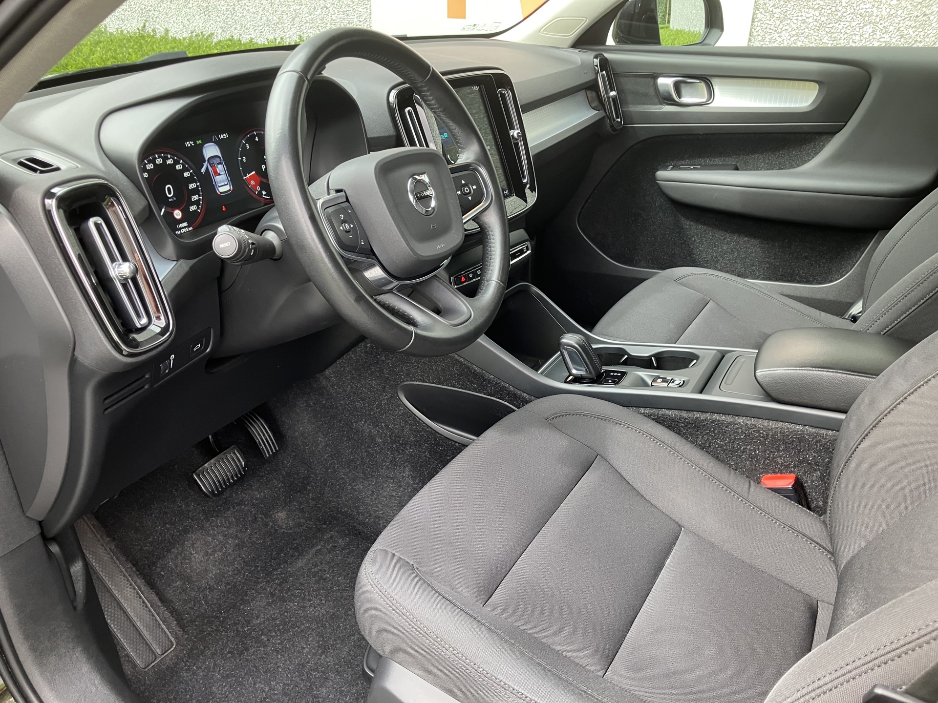 VOLVO _XC40 automatic_3