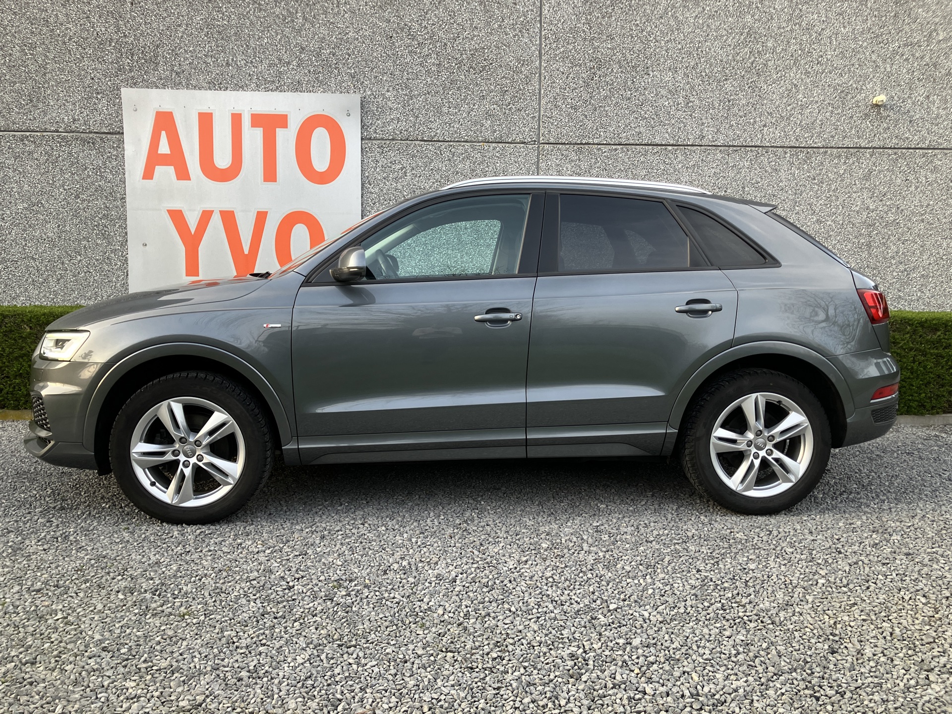 AUDI_Q3  S-line_1