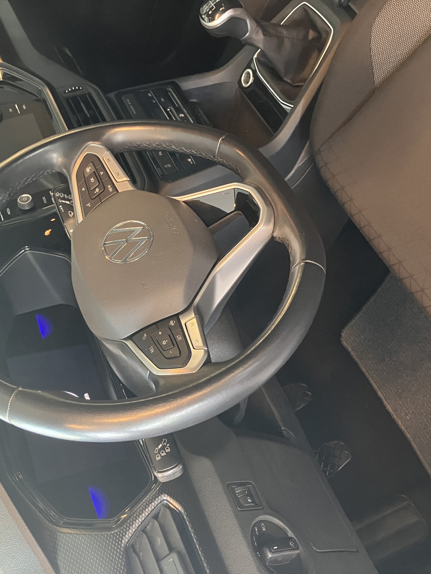 volkswagen_T-cross_3