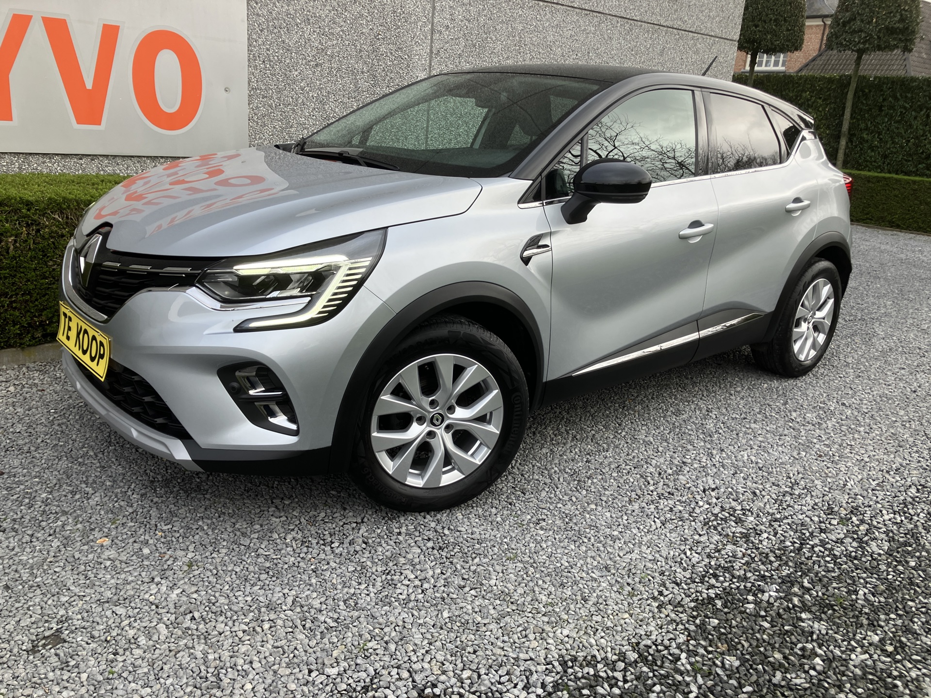 RENAULT_captur AUTOMATIC_11